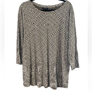 Patterned Black and White Women's Top